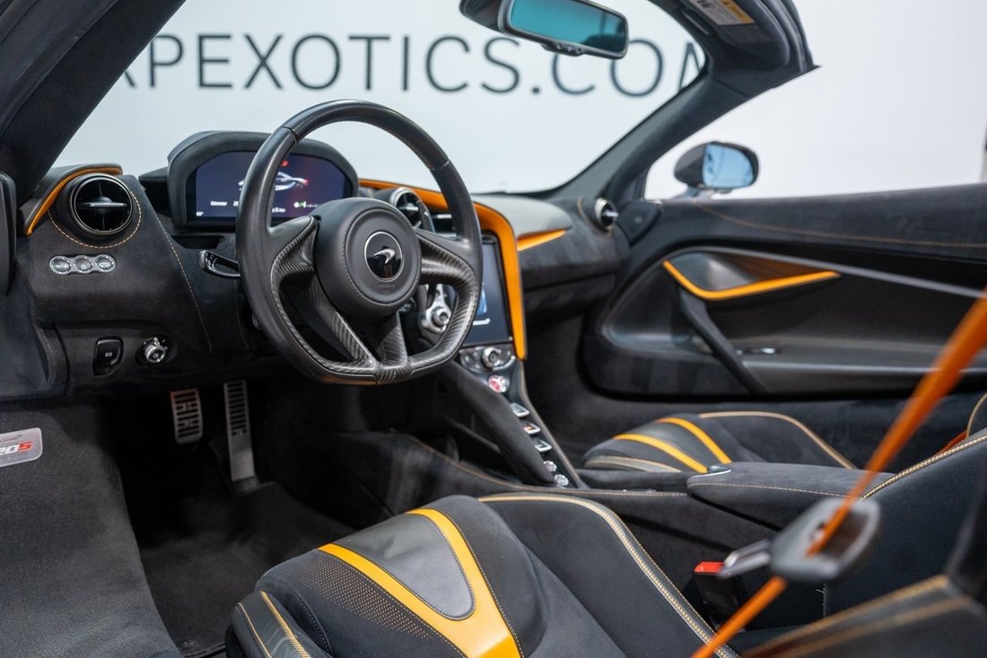 Cabriolet in Saint Louis, MO, United States 2 - 14991324