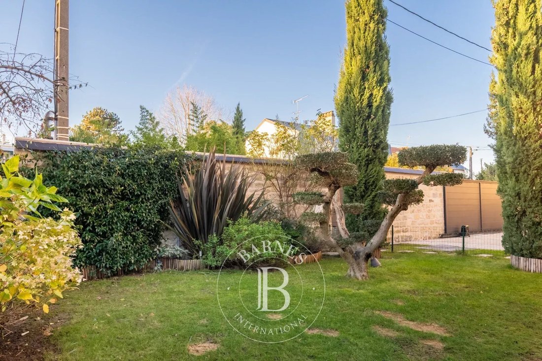 Villa in Chatou, Ile-de-France, France 2 - 14998377