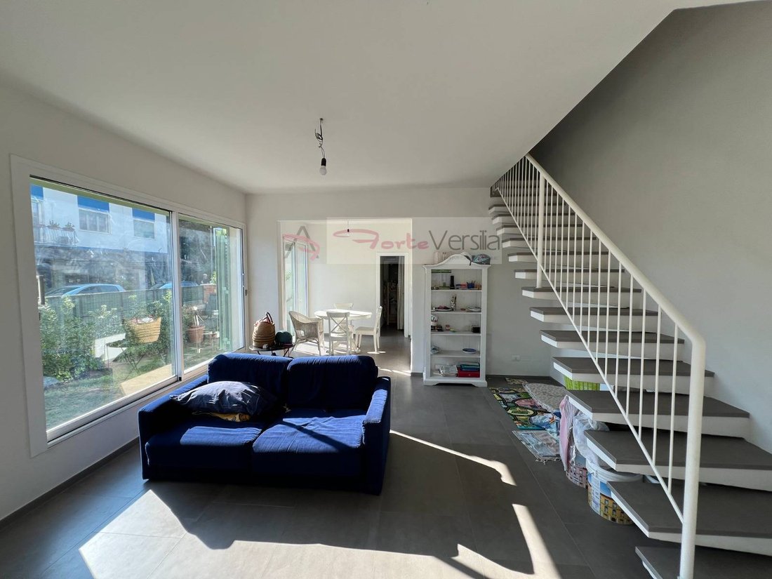 House in Tonfano, Pietrasanta, Italy 3 - 14996133