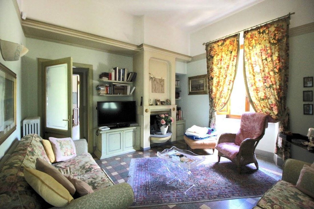 Villa in Center, Pescia, Tuscany 1 - 14998851