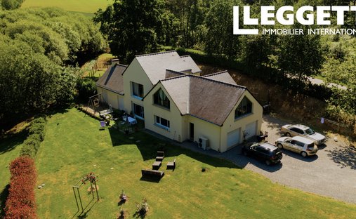 Castle for Sale in Saint-Martin, Brittany, France