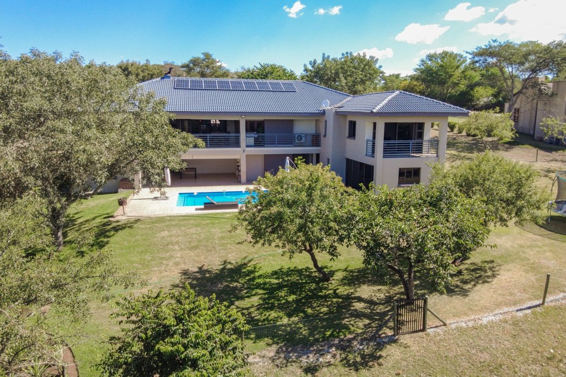 Estate in Mbombela, Mpumalanga, South Africa 1 - 14998203
