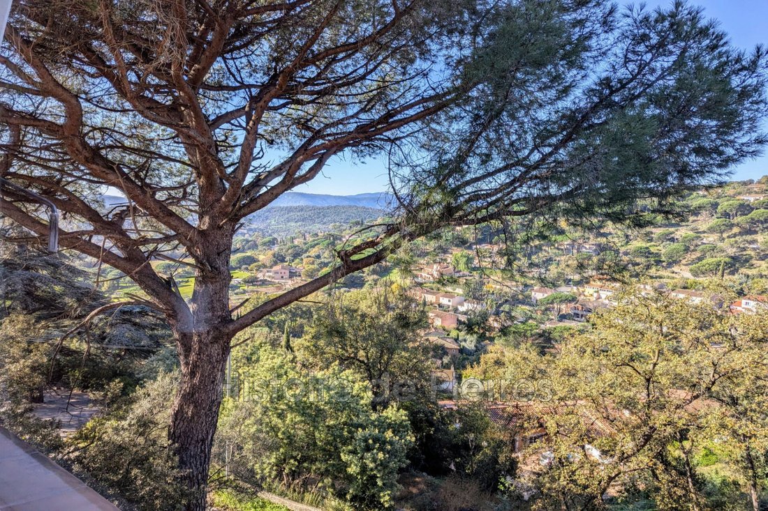 Villa in Grimaud, Provence-Alpes-Côte d'Azur, Frankreich 2 - 14998115