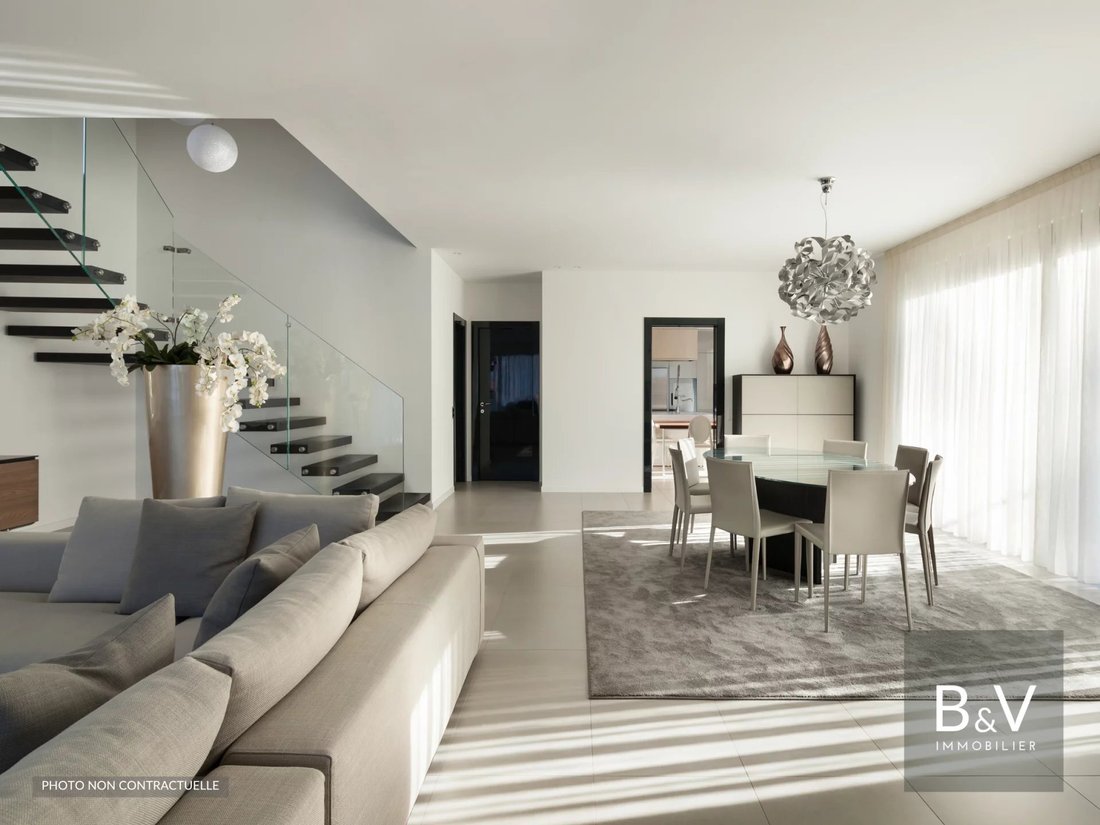 Apartment in Les Prugnons, Antibes, France 1 - 13607493