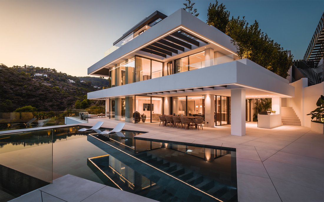 Villa in La Quinta, Benahavis, Andalusia 1 - 14998196