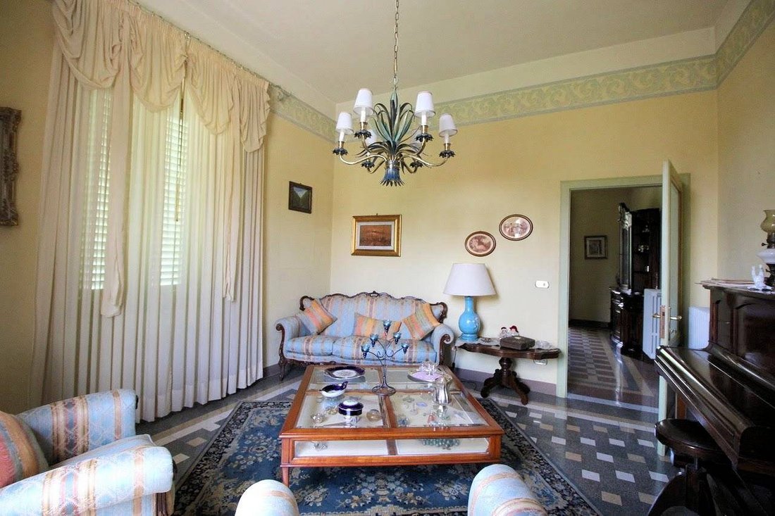 Villa in Center, Pescia, Tuscany 2 - 14998851