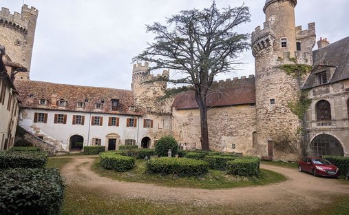 Castle for Sale in Veauce, Auvergne-Rhône-Alpes, France