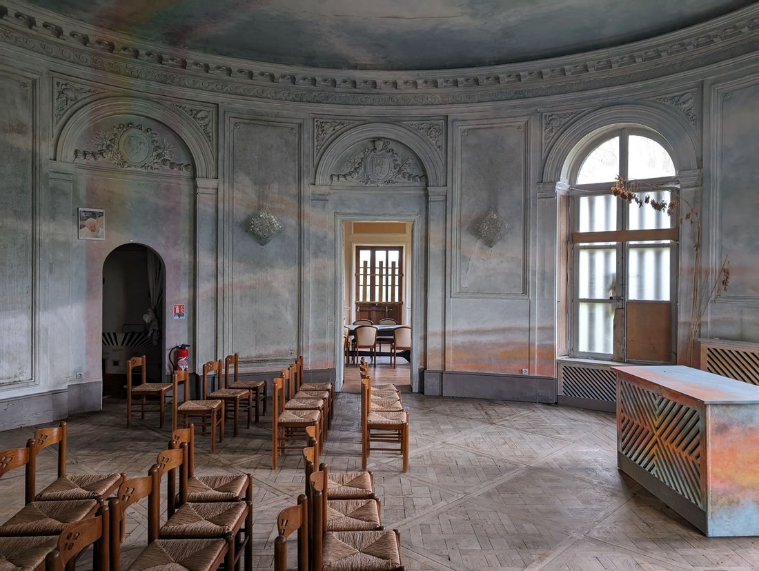 Le Château des Lumières: A Neoclassical Masterpiece Near Paris