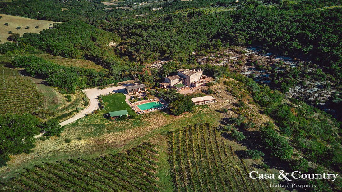 Villa in Assisi, Umbria, Italy 4 - 14774981
