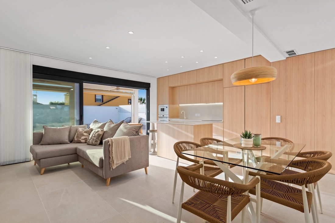 Villa in Torrevieja, Valencian Community, Spain 2 - 15006025
