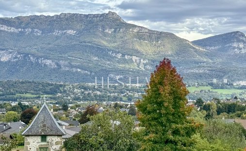 House in Chambery, Auvergne-Rhône-Alpes, France 1