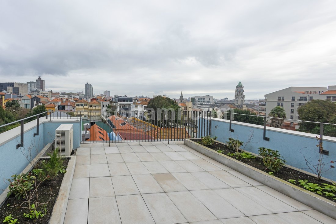 Apartment in Cedofeita, Santo Ildefonso, Se, Miragaia, Sao Nicolau e Vitoria, Porto District, Portugal 1 - 13717237