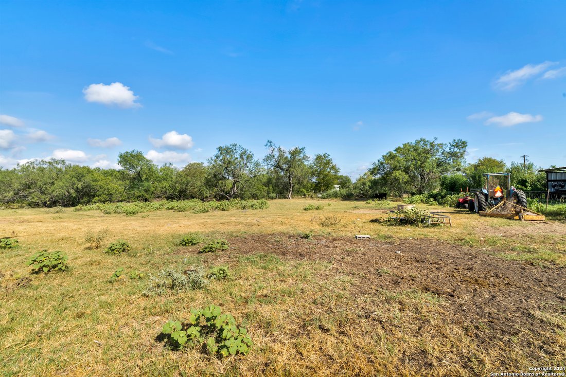Land in La Vernia, Texas, United States 4 - 14823775