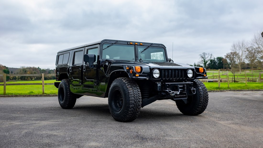 Suv in Sunningdale, United Kingdom 1 - 15006886