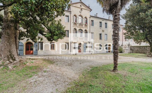 Villa in Vazzola, Veneto, Italy 1
