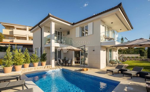 House in Malinska, Primorje-Gorski Kotar County, Croatia 1