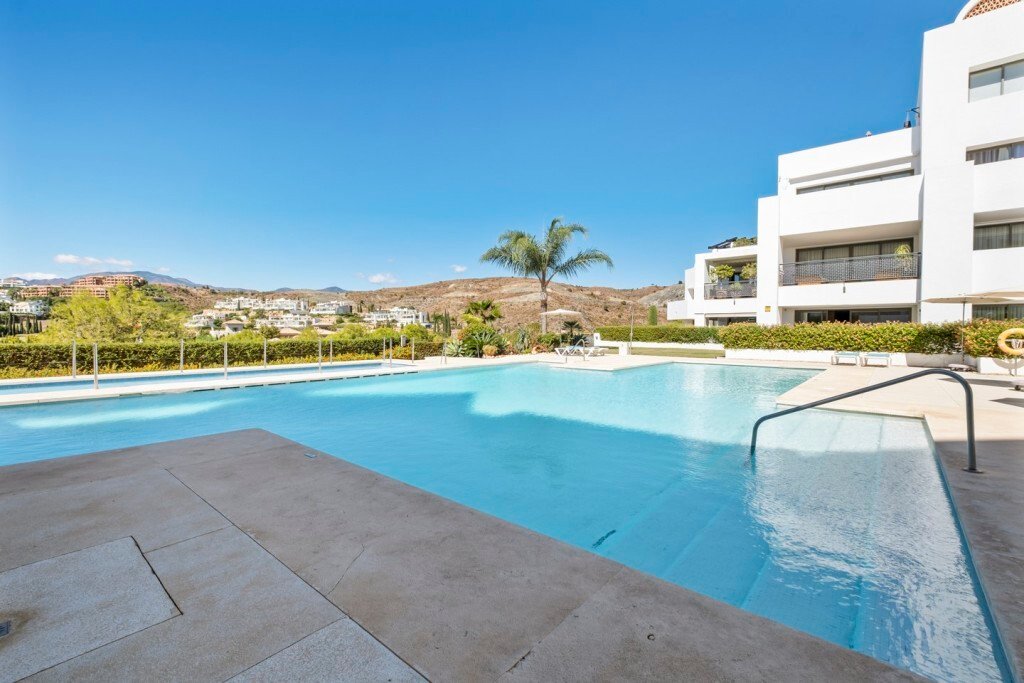 Penthouse in Benahavis, Andalusia, Spain 3 - 15010122