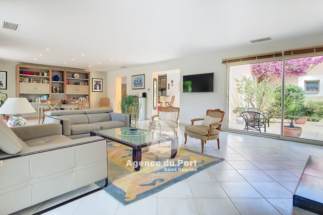 Villa in Saint-Cyprien, Occitania, France 5 - 15009109