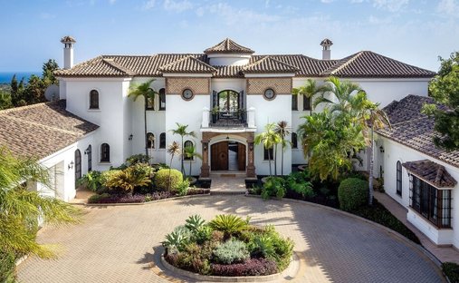 Villa in El Paraíso, Benahavis, Spain 1