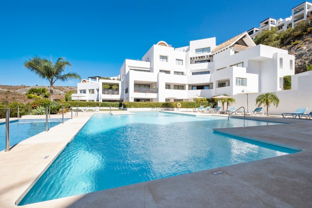 Penthouse in Benahavis, Andalusia, Spain 2 - 15010122