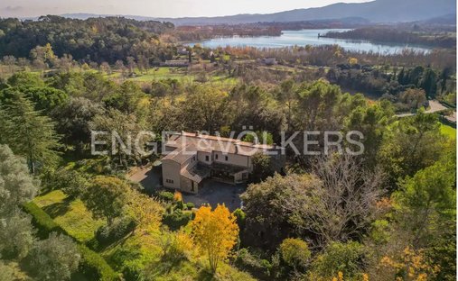Townhouse in Porqueres, Porqueres, Spain 1