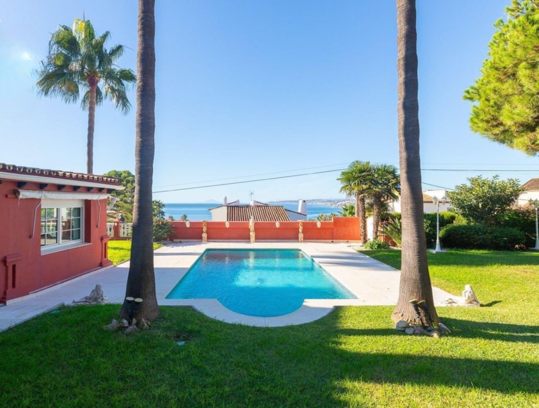 Villa in Estepona, Andalusia, Spain 2 - 15009880