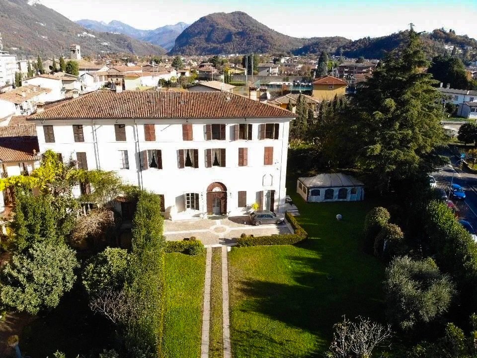 Villa en Torri del Benaco, Véneto, Italia 1 - 15011171