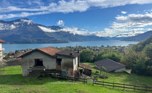 Terreno en Gravedona ed Uniti, Lombardía, Italia 1