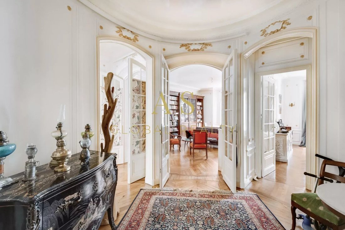 Apartment in Saint Placide, Paris 6e Arrondissement, Paris 3 - 15016787