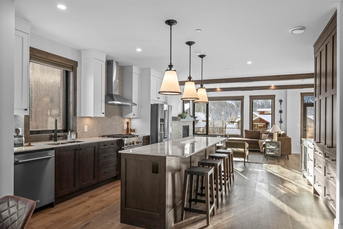 House in Sun Peaks, British Columbia, Canada 5 - 14965154