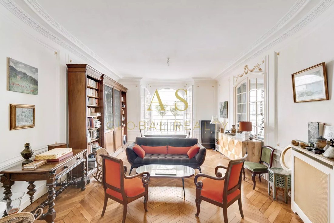 Apartment in Saint Placide, Paris 6e Arrondissement, Paris 1 - 15016787