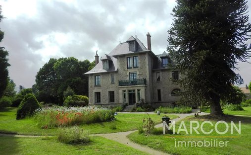 House in Aubusson, Nouvelle-Aquitaine, France 1