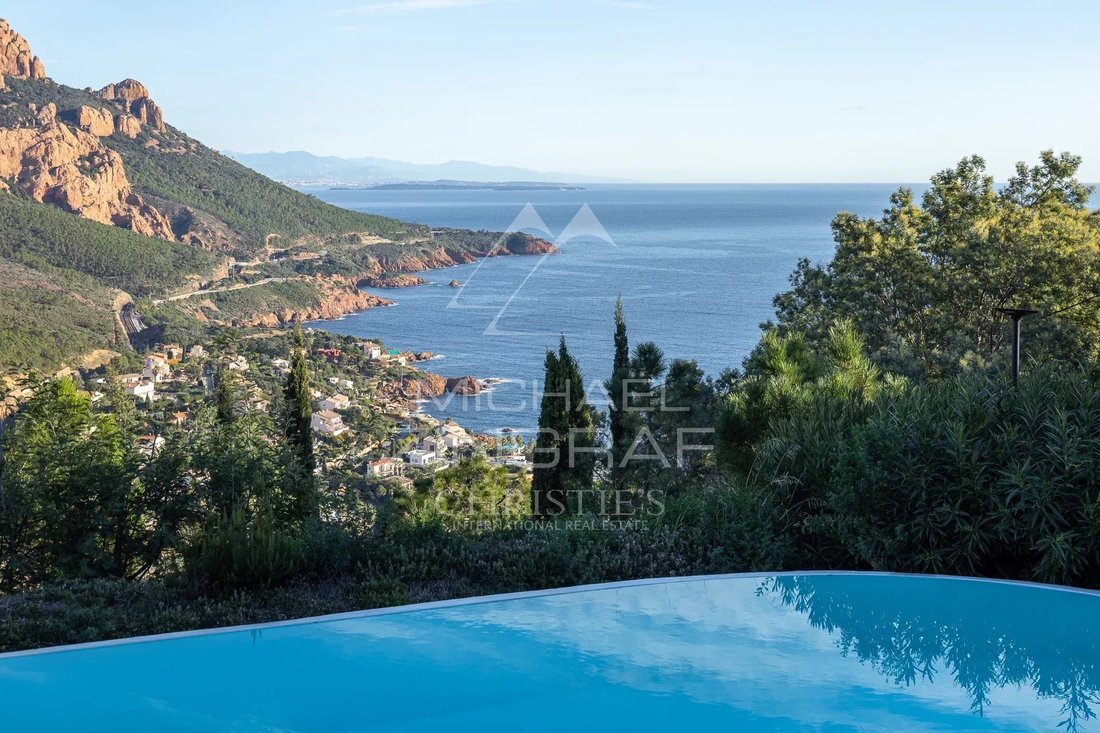 Villa in Le Dramont-Agay-Anthéor-Le Trayas, Saint-Raphaël, France 1 - 15016702