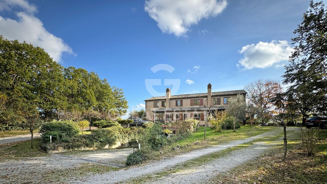 Estate in Chianciano Terme, Tuscany, Italy 4 - 15013154
