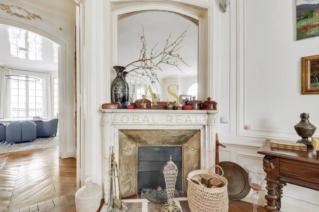 Apartment in Saint Placide, Paris 6e Arrondissement, Paris 2 - 15016787