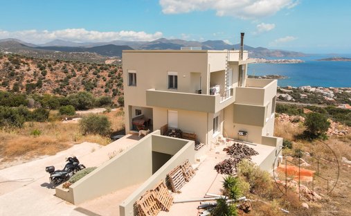 House in Ammoudara, Decentralized Administration of Crete, Greece 1