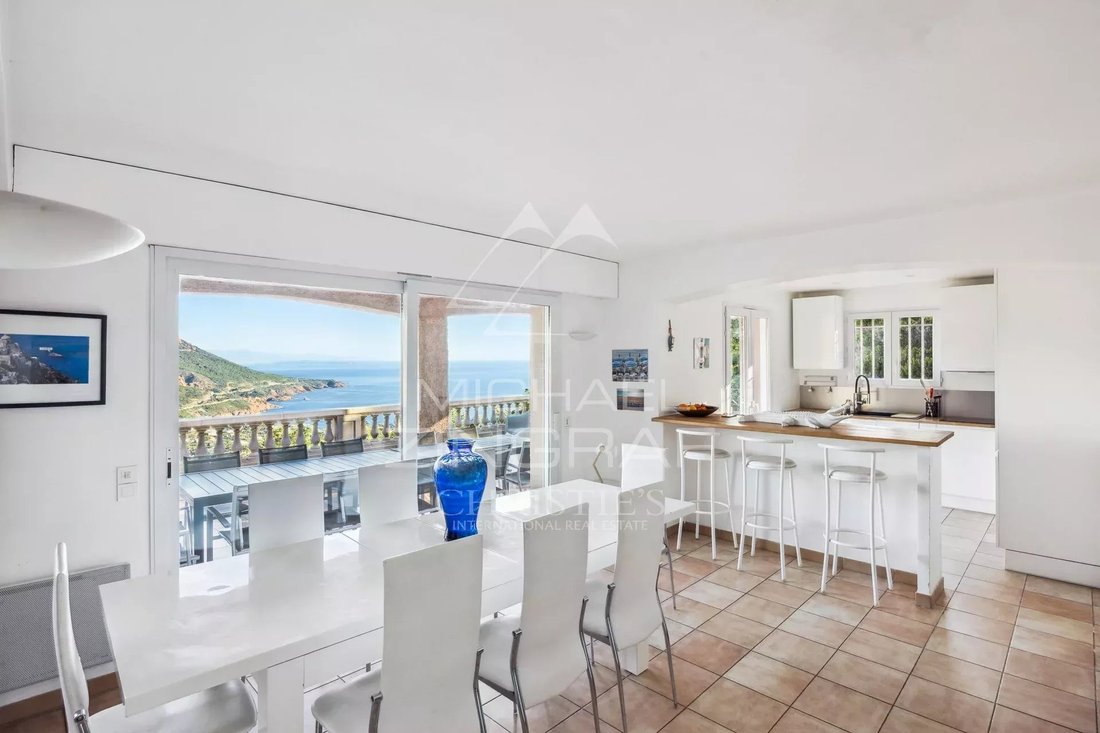 Villa in Le Dramont-Agay-Anthéor-Le Trayas, Saint-Raphaël, France 5 - 15016702