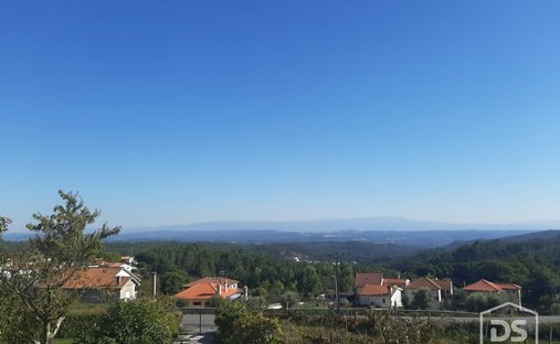 Corps de ferme à Cavernães, Viseu, Portugal 1