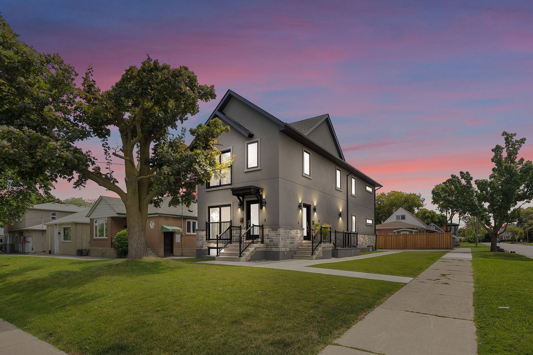 House in Toronto, Ontario, Canada 1 - 15016182
