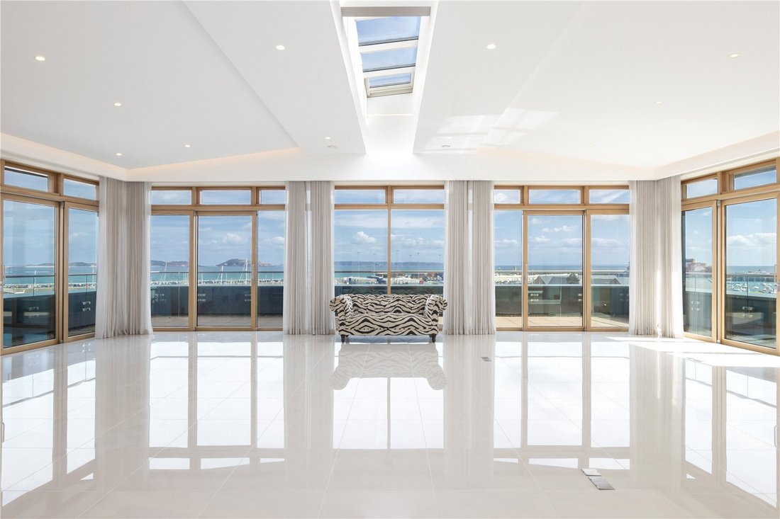 Apartment in Saint Peter Port, Guernsey 2 - 15015317