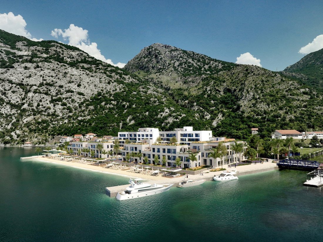 Apartment in Risan, Kotor Municipality, Montenegro 1 - 15016814