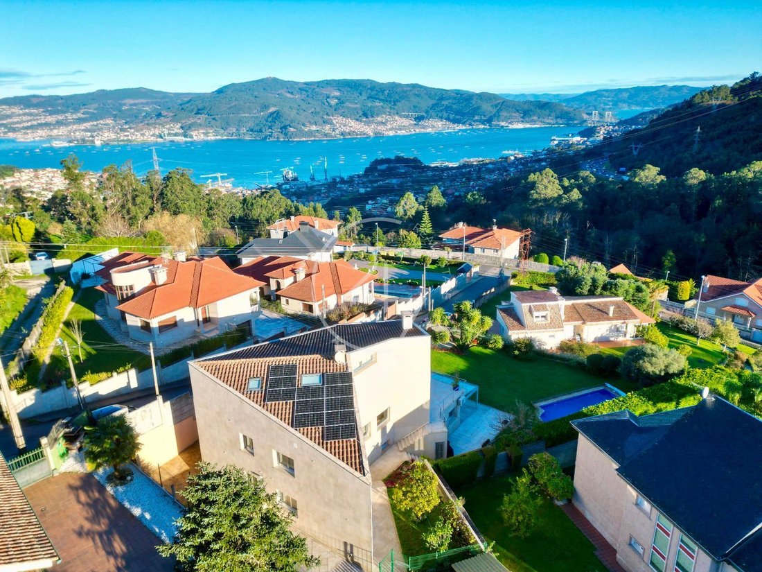 Villa in Lavadores, Vigo, Spain 2 - 15012670