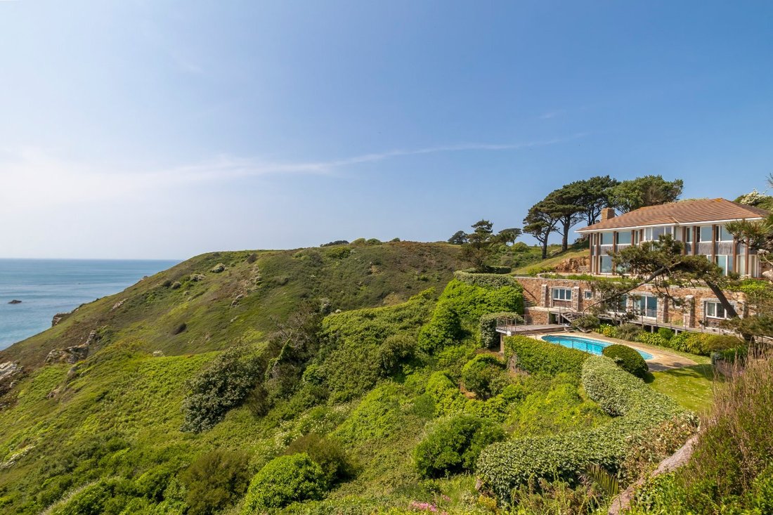 House in Guernsey, Guernsey 1 - 15015310