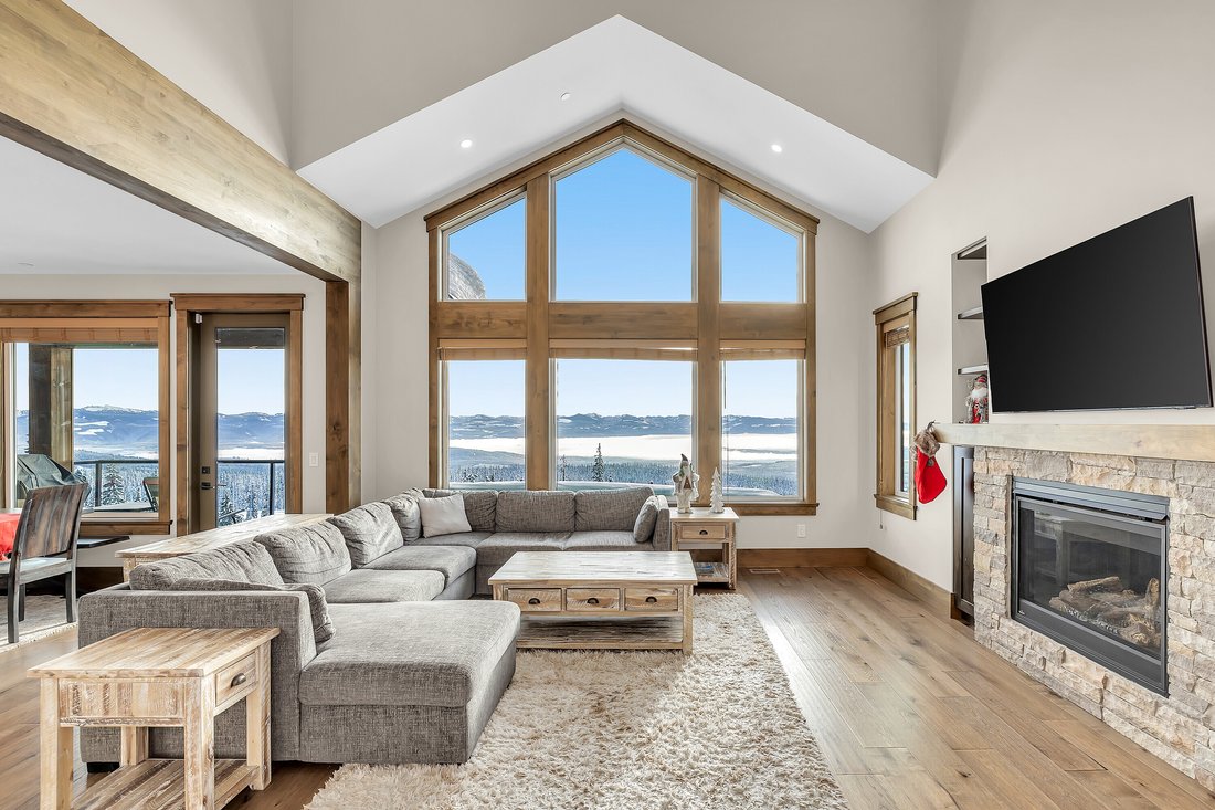 House in Beaverdell, British Columbia, Canada 2 - 15012925