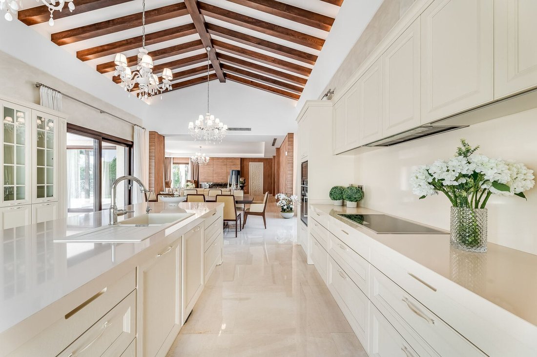 Villa in Puerto Banus, Marbella, Spain 5 - 15013502