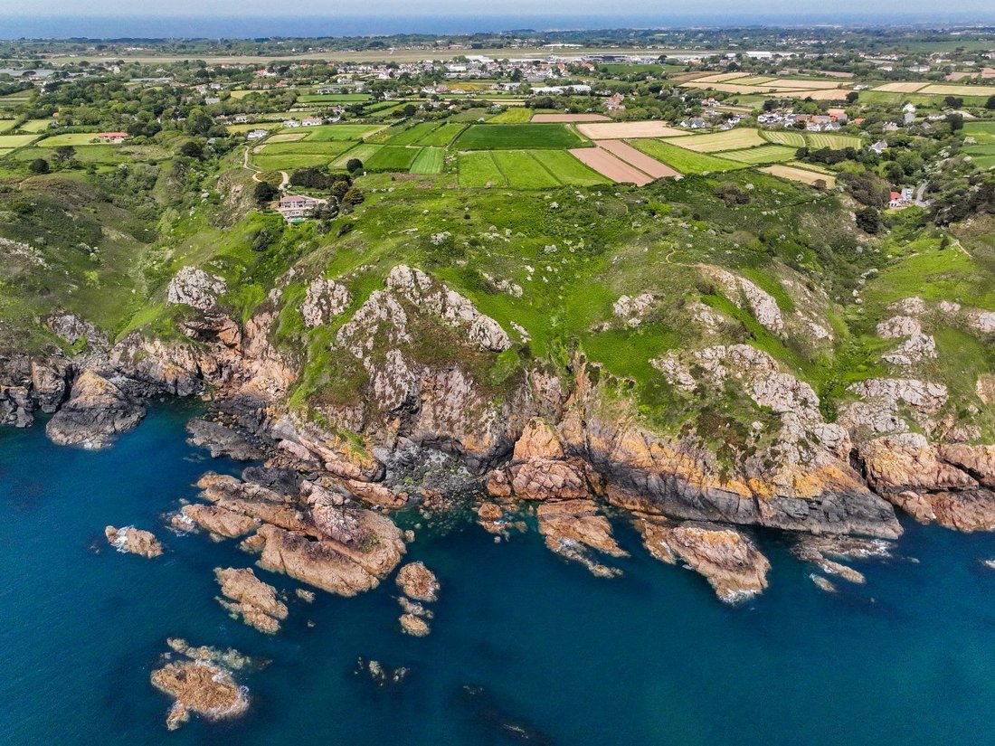 House in Guernsey, Guernsey 2 - 15015310