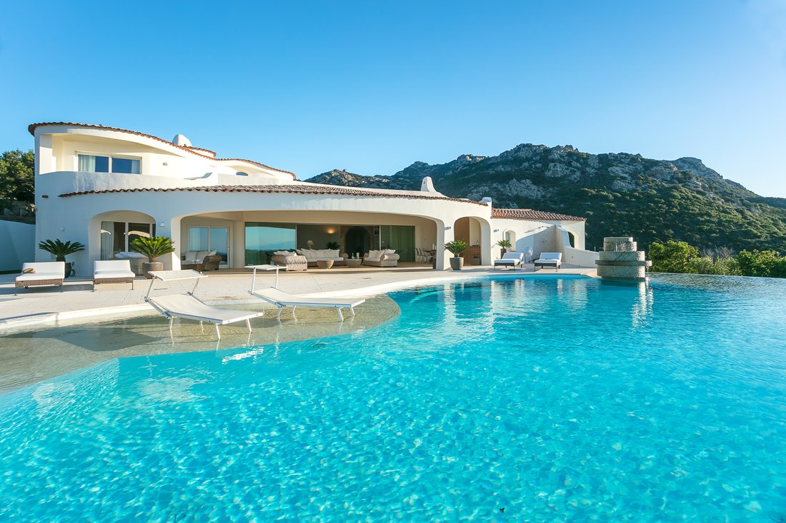 Villa in Marina di Porto Cervo, Porto Cervo, Italy 1 - 15015432