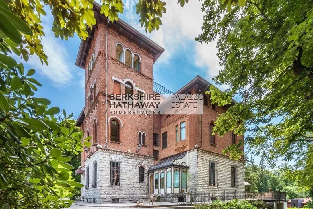 Villa in Center, Varese, Lombardy 3 - 14821278