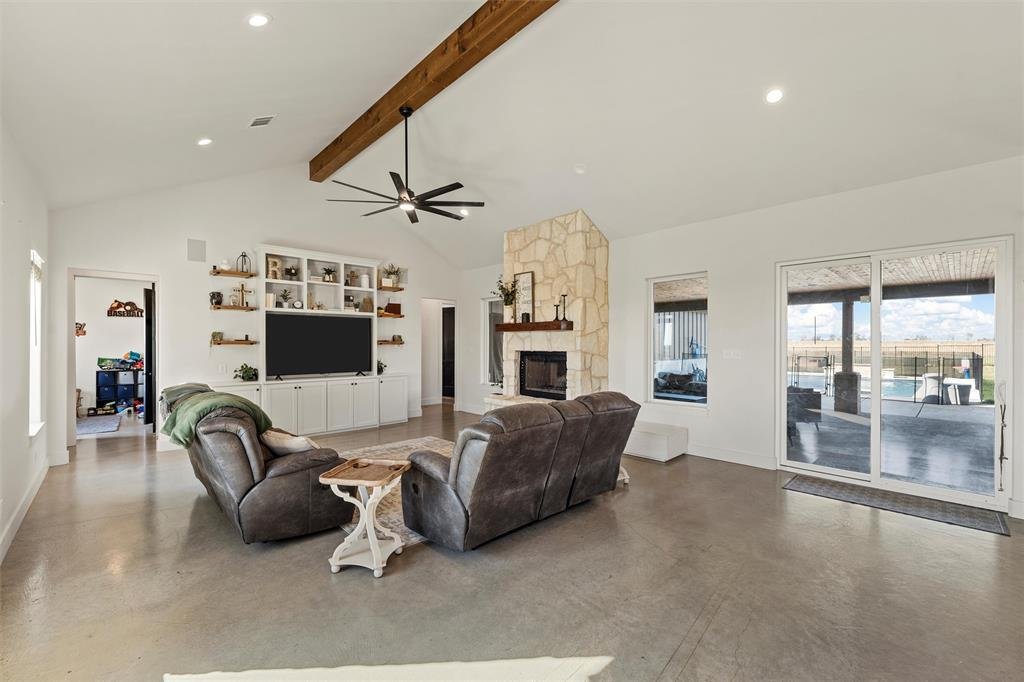 House in Crawford, Texas, United States 3 - 15025013