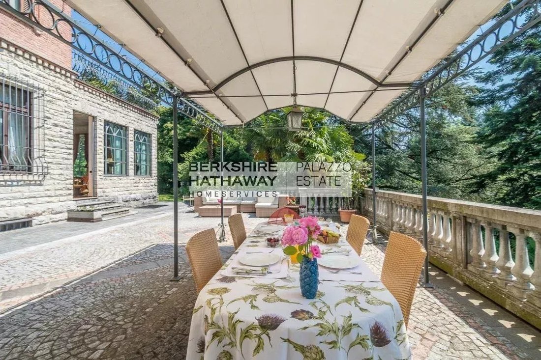 Villa in Center, Varese, Lombardy 4 - 14821278